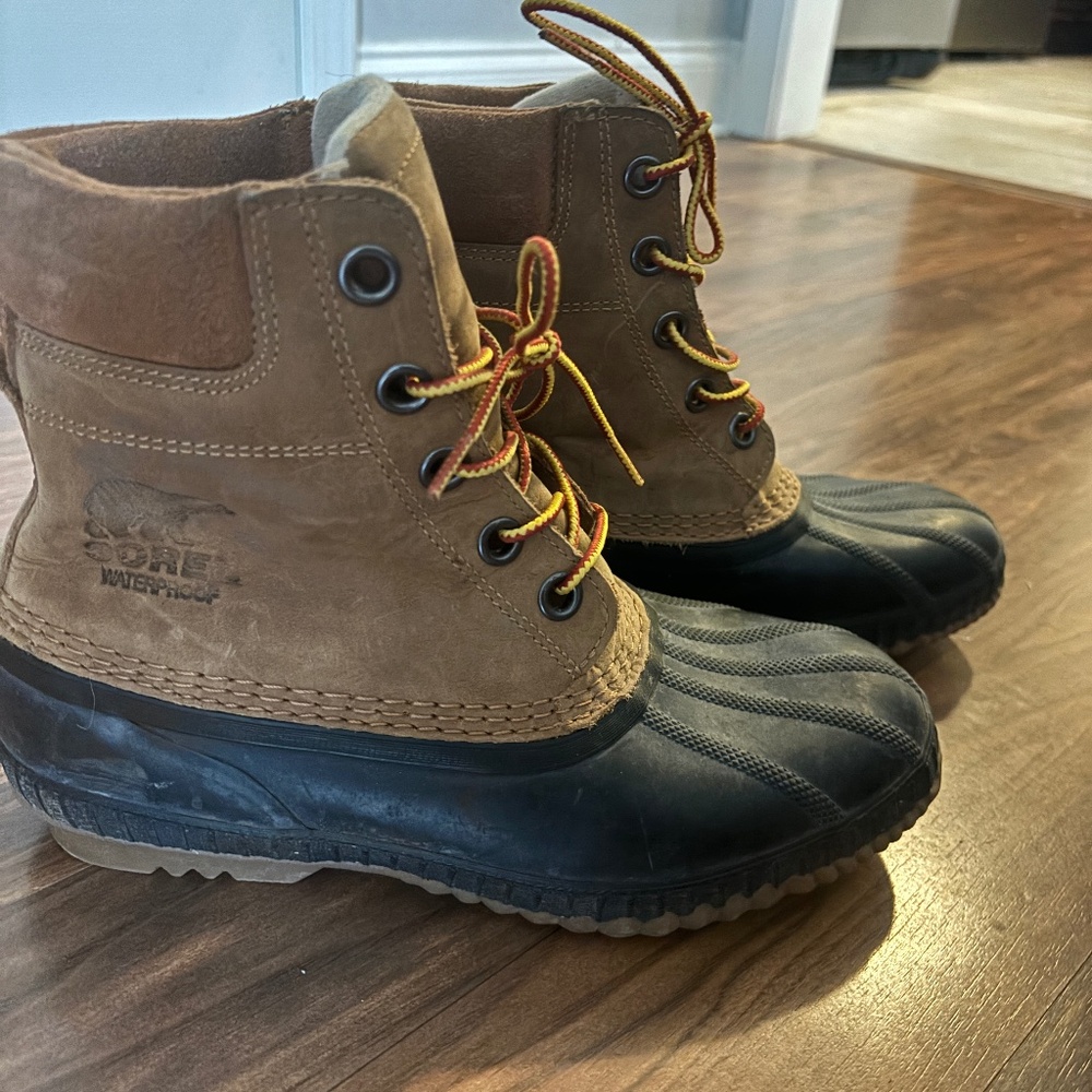 SOREL MEN'S CHEYANNE II WATERPROOF LACE UP BOOTS size 7